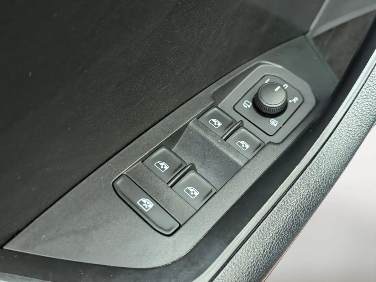 1.5 TSI Business Edition DEALER ONDERHOUDEN | PANORAMADAK | TREKHAAK | ELEKTRISCHE ACHTERKLEP | AUTOMAAT | 12 MAANDEN BOVAG GARANTIE
