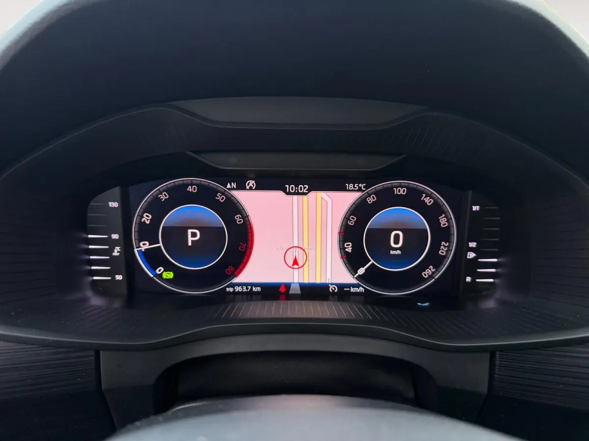1.5 TSI Business Edition DEALER ONDERHOUDEN | PANORAMADAK | TREKHAAK | ELEKTRISCHE ACHTERKLEP | AUTOMAAT | 12 MAANDEN BOVAG GARANTIE