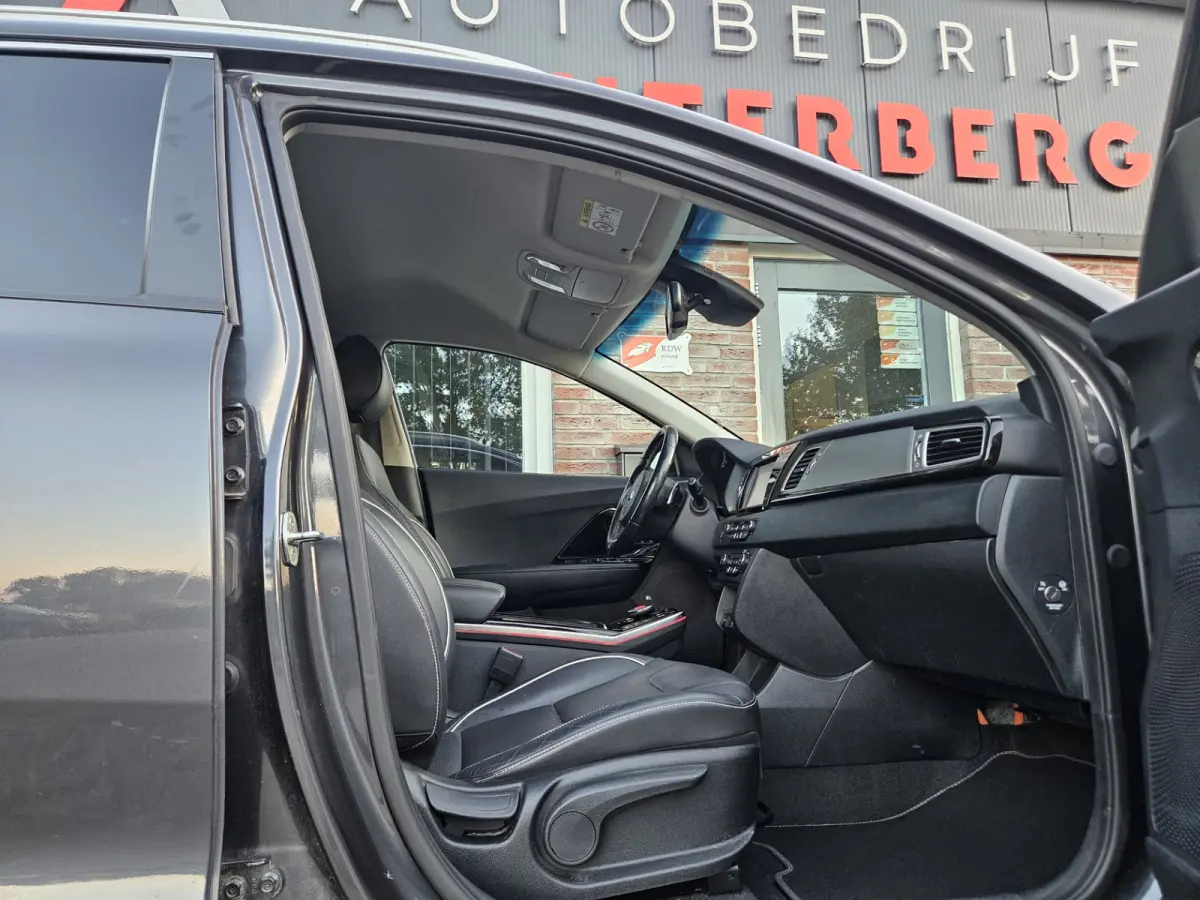 ExecutiveLine 64 kWh SOH 100%! Carplay! Camera! Leer! Nette Auto! Navigatie!