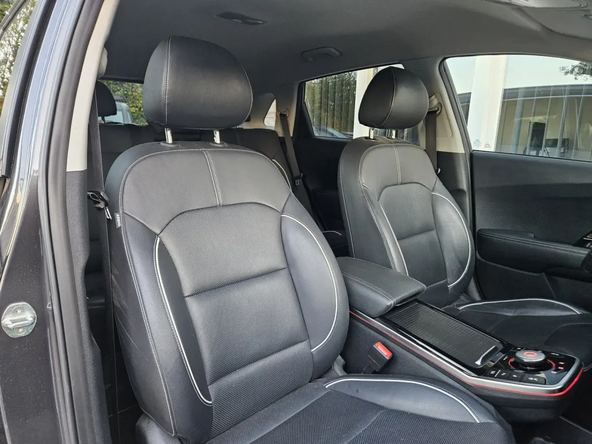 ExecutiveLine 64 kWh SOH 100%! Carplay! Camera! Leer! Nette Auto! Navigatie!