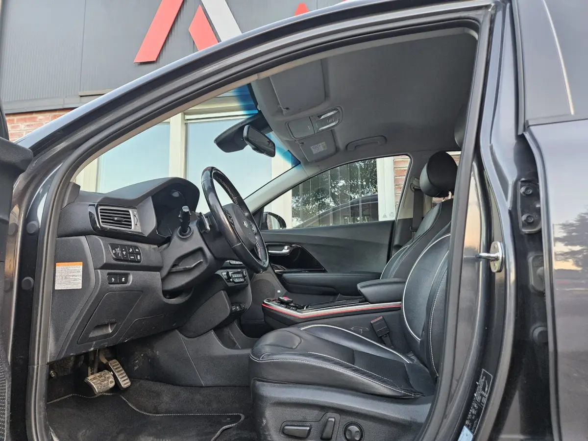 ExecutiveLine 64 kWh SOH 100%! Carplay! Camera! Leer! Nette Auto! Navigatie!