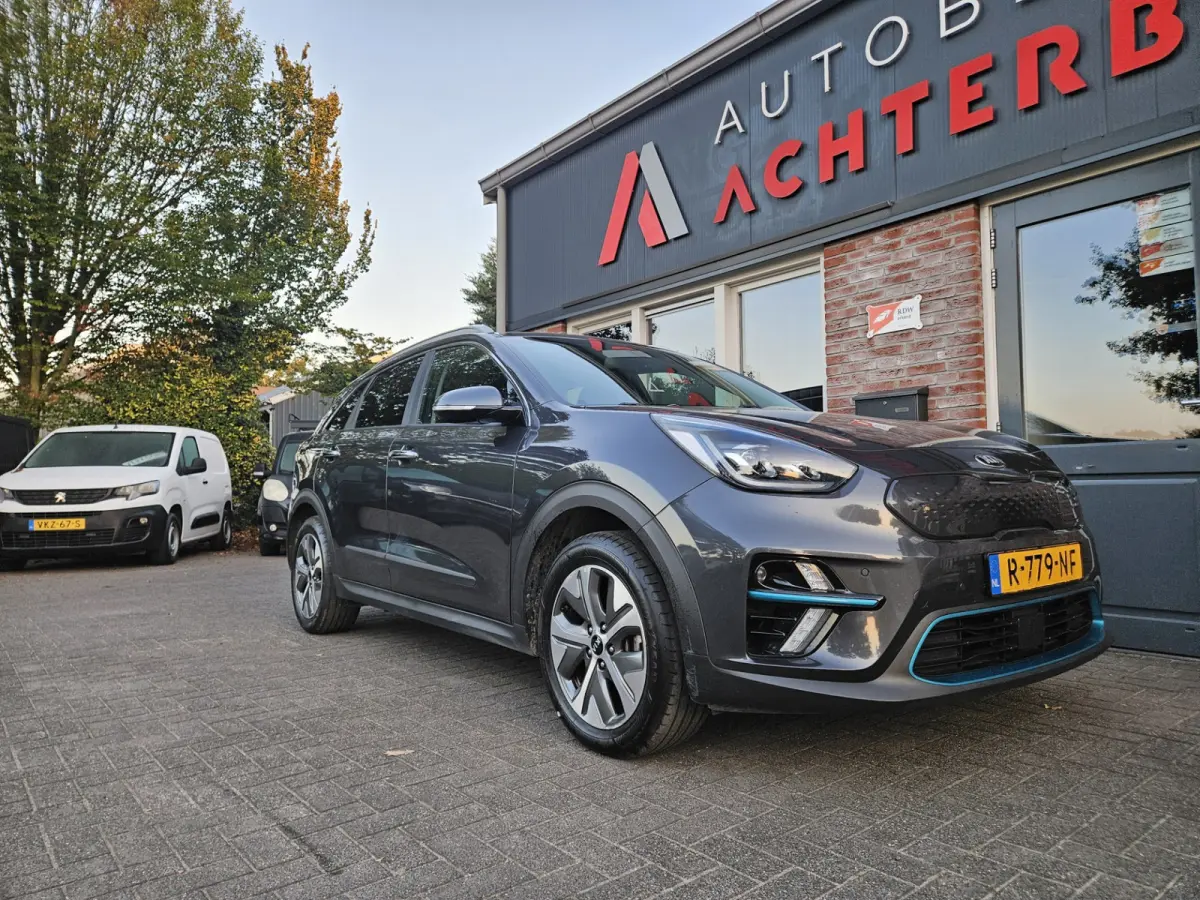 ExecutiveLine 64 kWh SOH 100%! Carplay! Camera! Leer! Nette Auto! Navigatie!