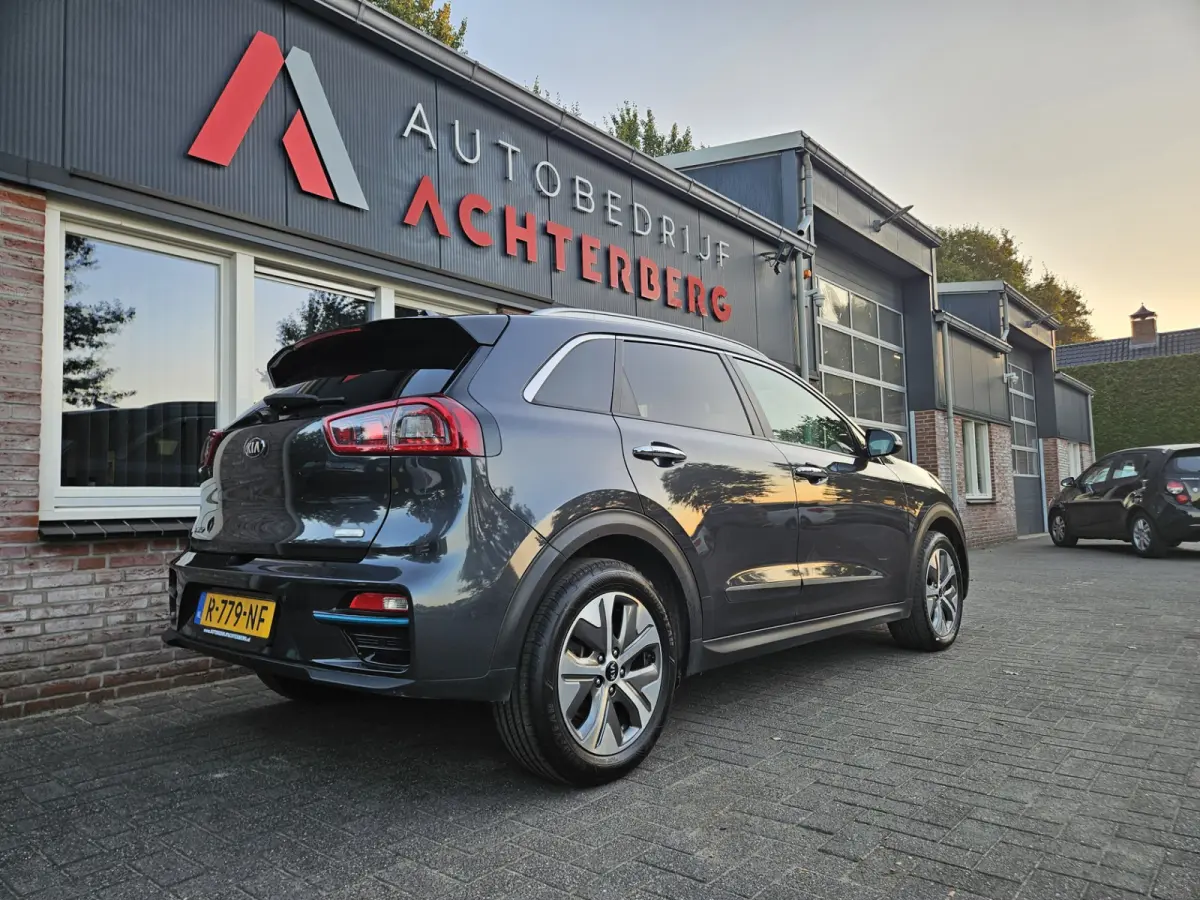 ExecutiveLine 64 kWh SOH 100%! Carplay! Camera! Leer! Nette Auto! Navigatie!