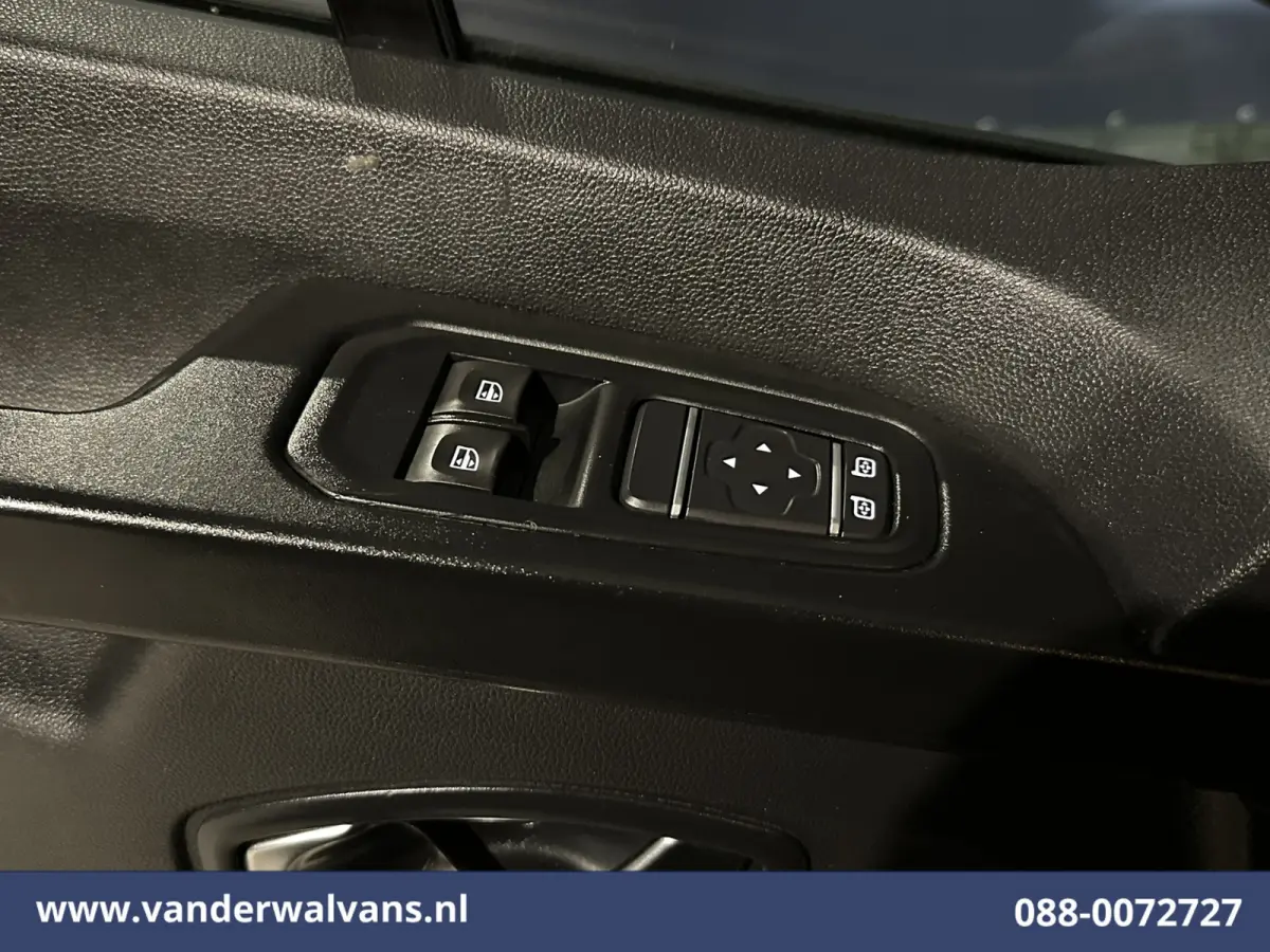 2.0 dCi 131pk L2H1 Euro6 Airco | LED | Cruisecontrol | Parkeersensoren Bijrijdersbank, 2500kg trekvermogen