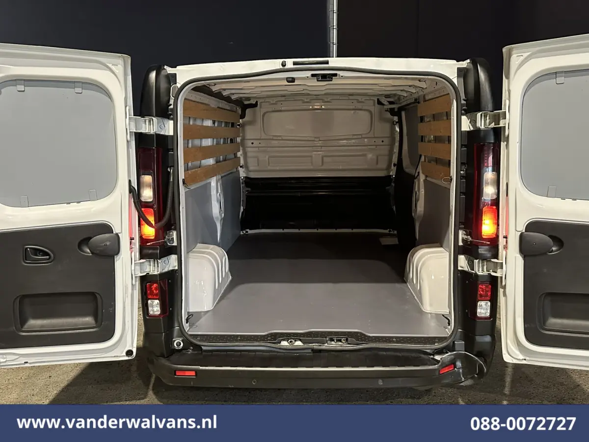 2.0 dCi 131pk L2H1 Euro6 Airco | LED | Cruisecontrol | Parkeersensoren Bijrijdersbank, 2500kg trekvermogen