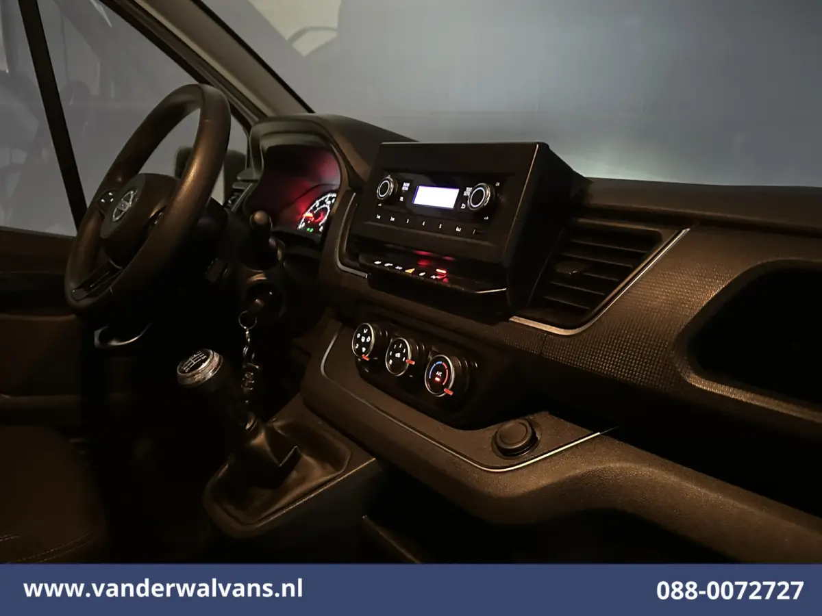2.0 dCi 131pk L2H1 Euro6 Airco | LED | Cruisecontrol | Parkeersensoren Bijrijdersbank, 2500kg trekvermogen