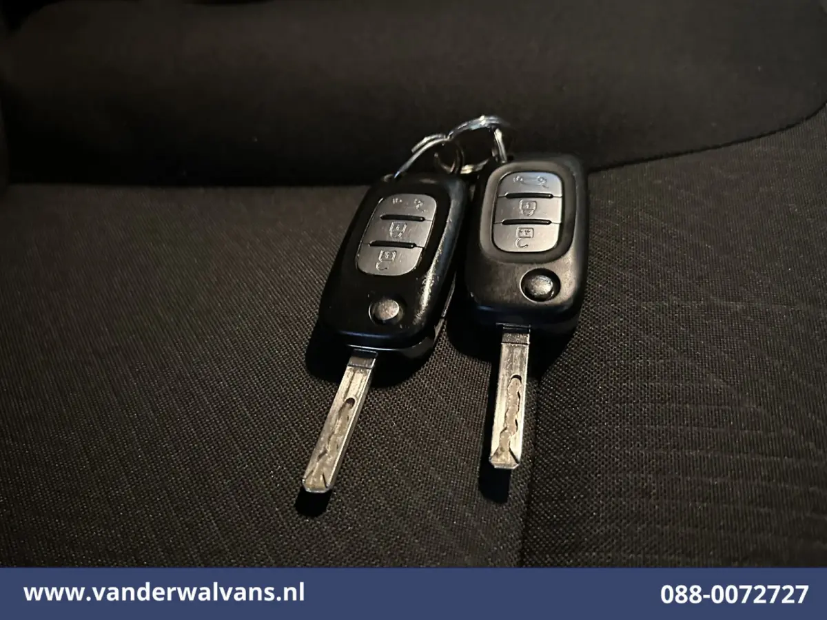2.0 dCi 131pk L2H1 Euro6 Airco | LED | Cruisecontrol | Parkeersensoren Bijrijdersbank, 2500kg trekvermogen