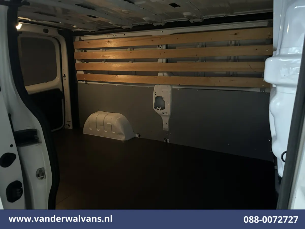 2.0 dCi 131pk L2H1 Euro6 Airco | LED | Cruisecontrol | Parkeersensoren Bijrijdersbank, 2500kg trekvermogen