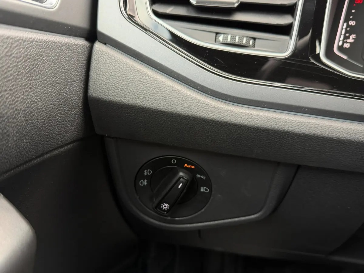 1.0 TSI R-Line PANO l ACC l CARPLAY