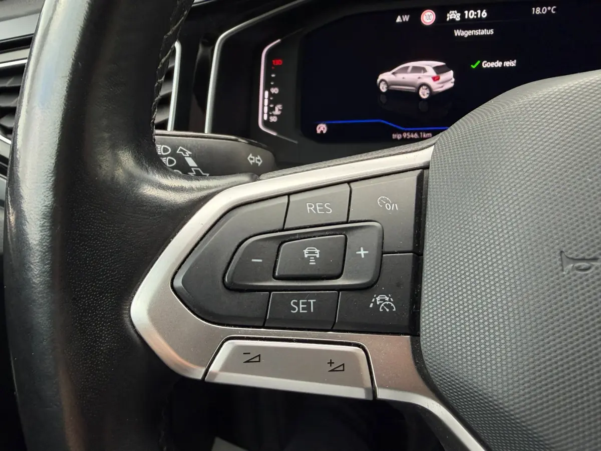 1.0 TSI R-Line PANO l ACC l CARPLAY