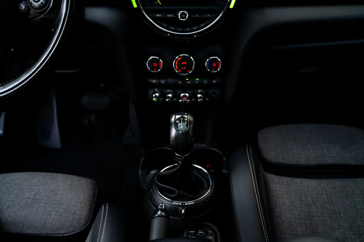 1.5 Cooper Chili Serious Business | PANO | Black Edition | Camera + PDC | LED Ring | Union Jack |