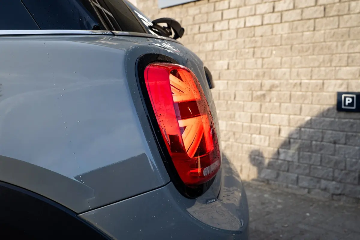 1.5 Cooper Chili Serious Business | PANO | Black Edition | Camera + PDC | LED Ring | Union Jack |
