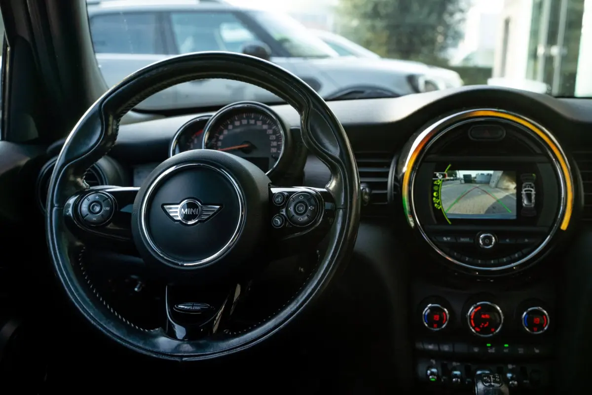 1.5 Cooper Chili Serious Business | PANO | Black Edition | Camera + PDC | LED Ring | Union Jack |