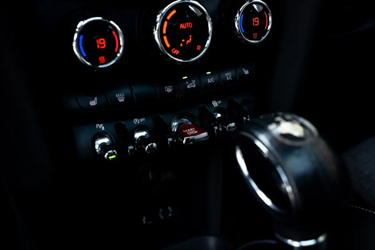 1.5 Cooper Chili Serious Business | PANO | Black Edition | Camera + PDC | LED Ring | Union Jack |