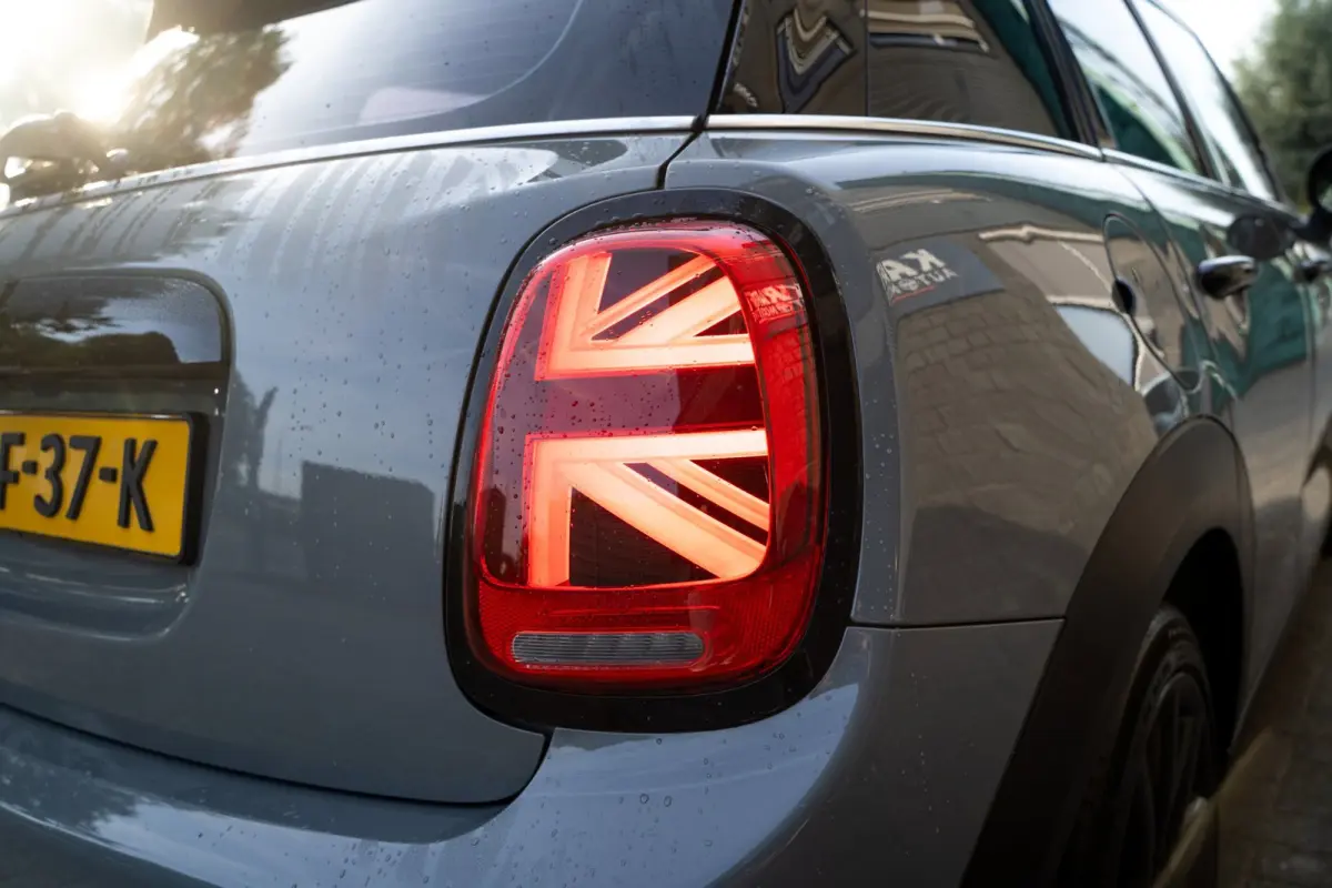 1.5 Cooper Chili Serious Business | PANO | Black Edition | Camera + PDC | LED Ring | Union Jack |