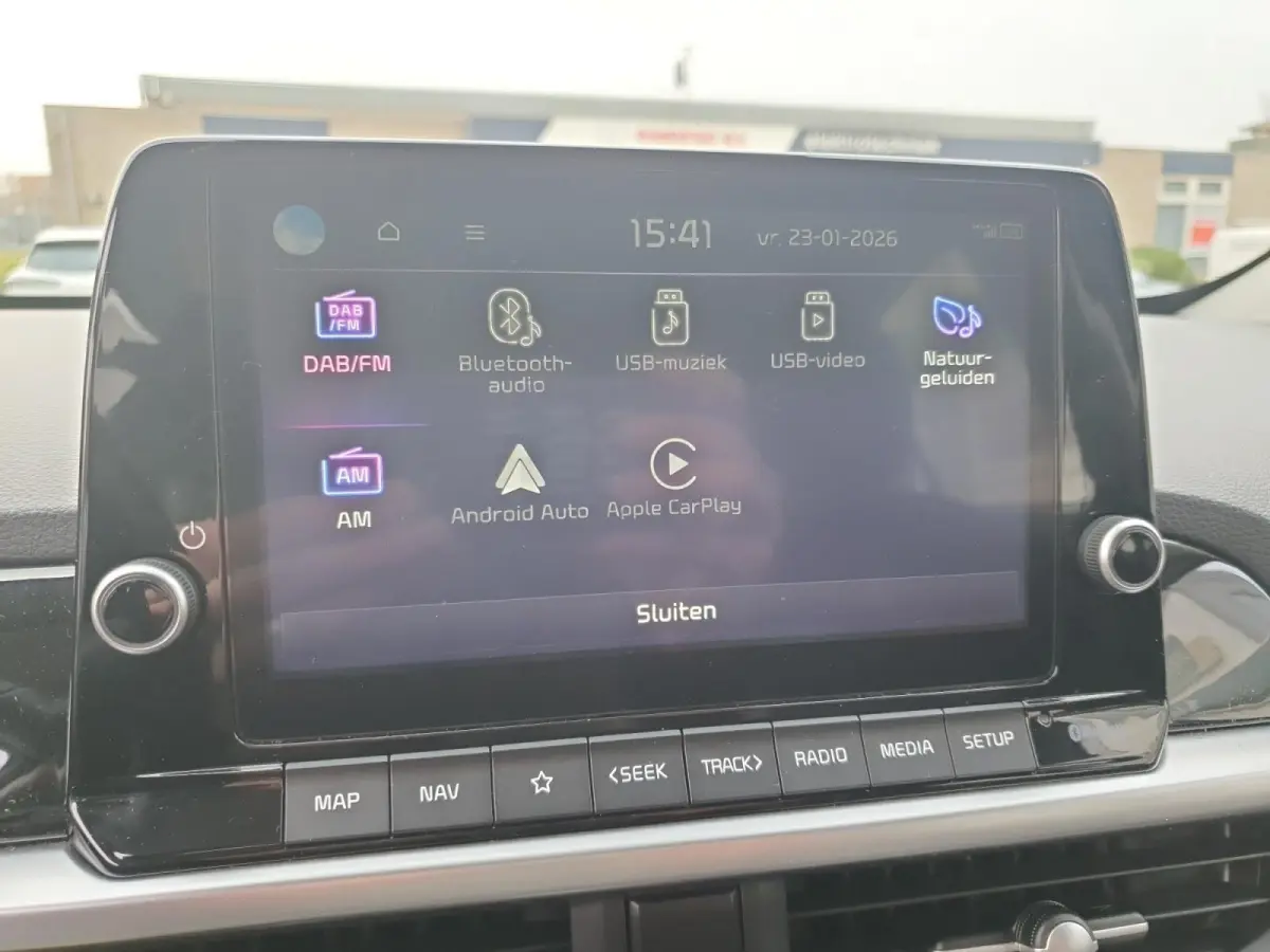 1.0 DPI DynamicLine | Navigatie | Camera | Airco | Cruise control | Elektrische ramen voor en achter | Apple Carplay / Android Auto |