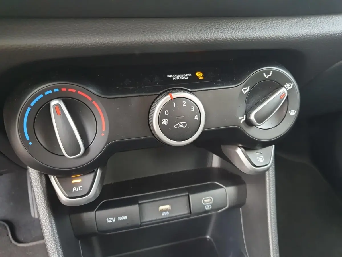 1.0 DPI DynamicLine | Navigatie | Camera | Airco | Cruise control | Elektrische ramen voor en achter | Apple Carplay / Android Auto |