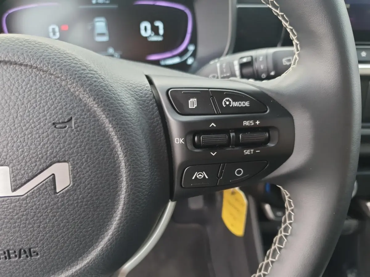 1.0 DPI DynamicLine | Navigatie | Camera | Airco | Cruise control | Elektrische ramen voor en achter | Apple Carplay / Android Auto |