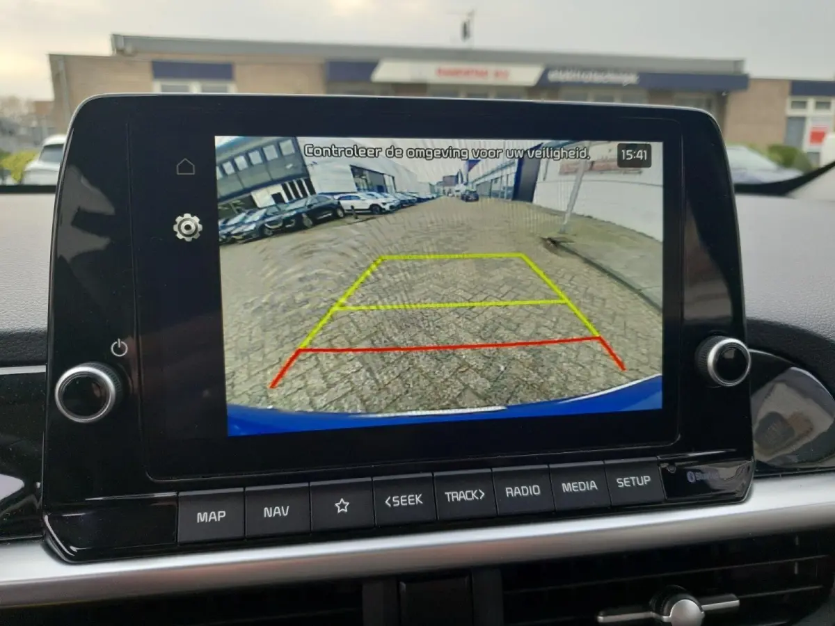 1.0 DPI DynamicLine | Navigatie | Camera | Airco | Cruise control | Elektrische ramen voor en achter | Apple Carplay / Android Auto |