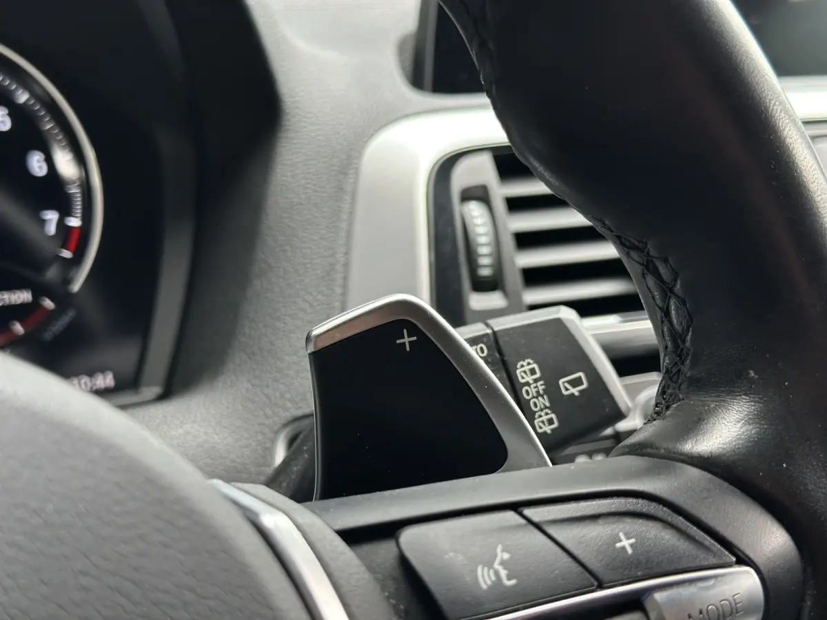 120i LCI | AUT | M-SPORT | Harman Kardon | 5-Deurs | LED | Navi PRO |