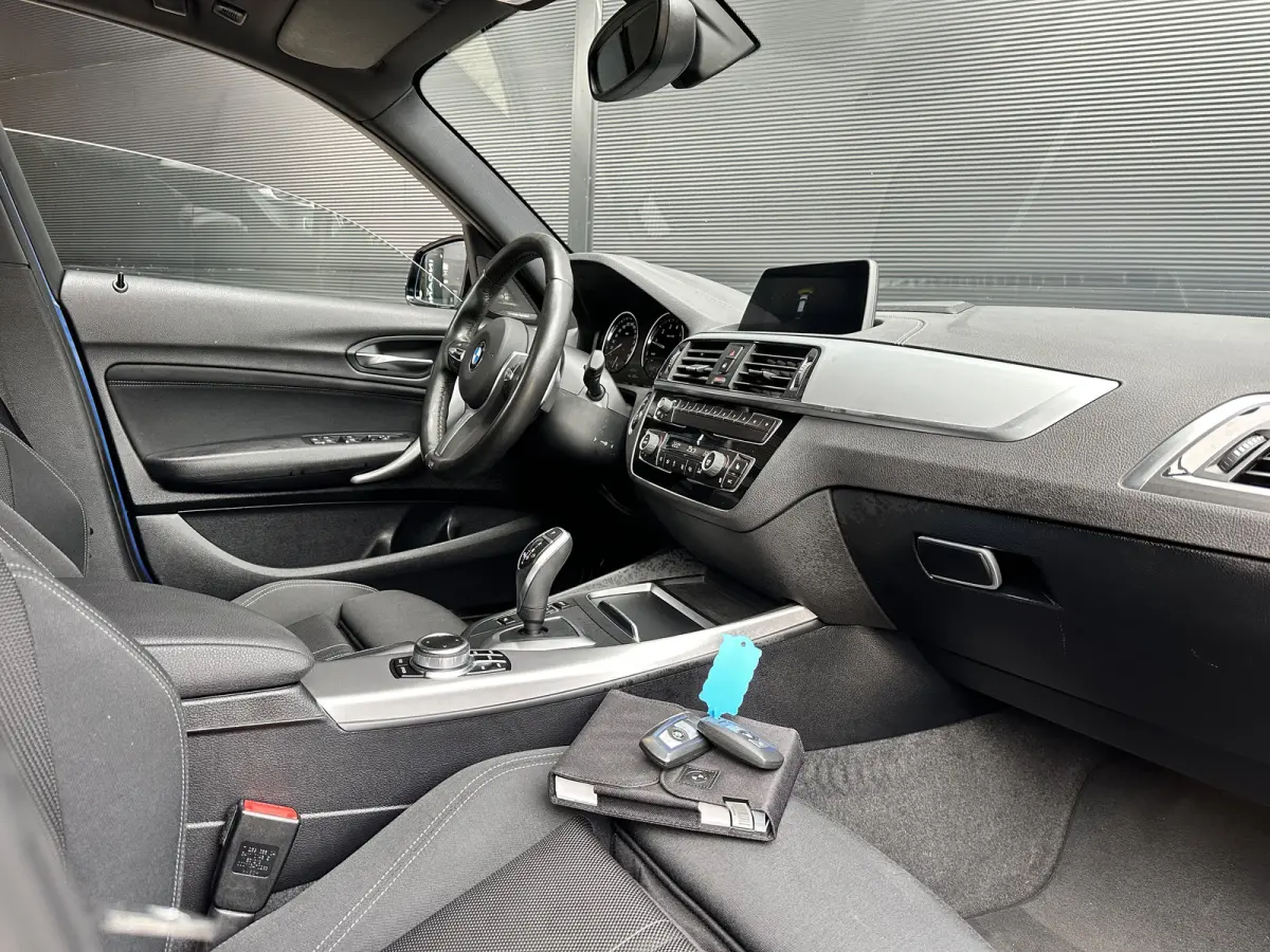 120i LCI | AUT | M-SPORT | Harman Kardon | 5-Deurs | LED | Navi PRO |
