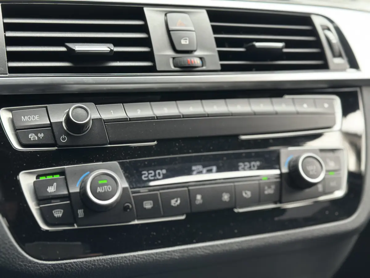 120i LCI | AUT | M-SPORT | Harman Kardon | 5-Deurs | LED | Navi PRO |