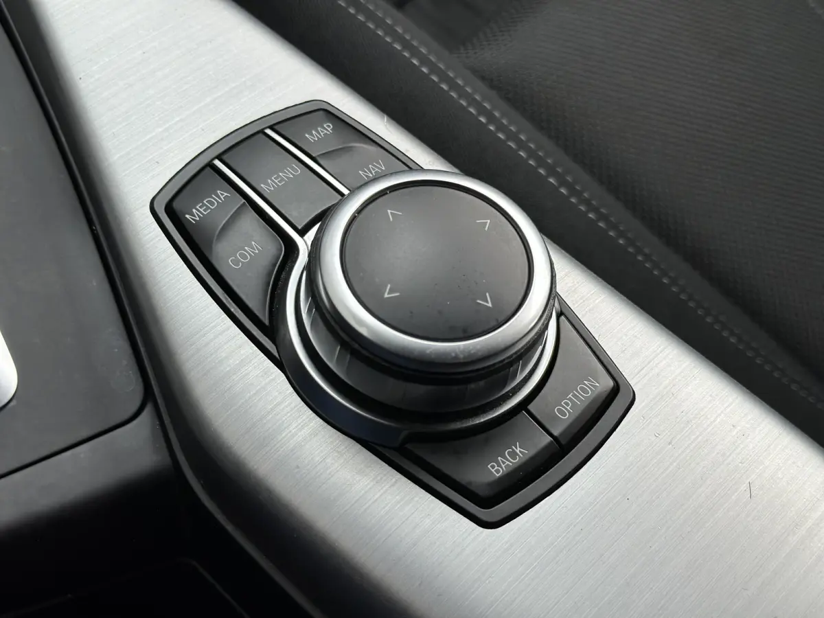120i LCI | AUT | M-SPORT | Harman Kardon | 5-Deurs | LED | Navi PRO |