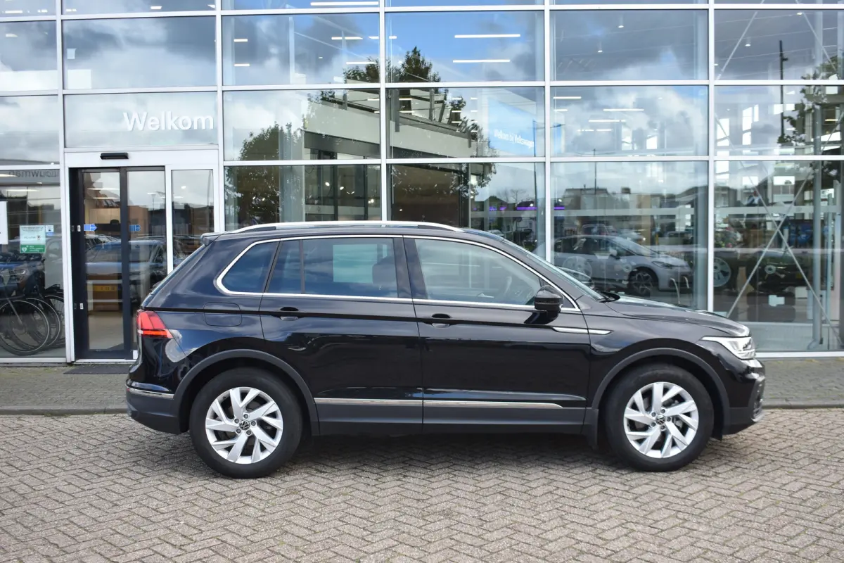 1.5 TSI 150PK DSG-7 Life Business | TREKHAAK | NAVIGATIE | CAMERA | STOEL + STUURVER. | ADAPT. CRUISE