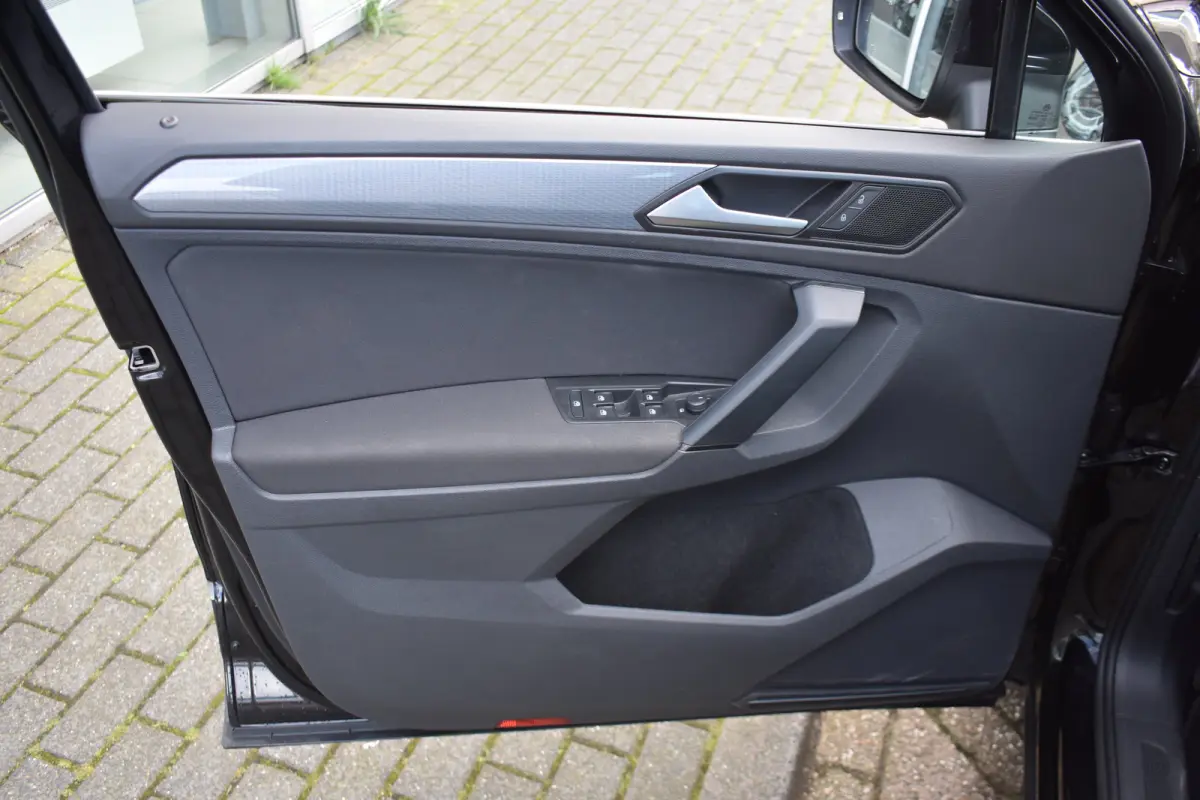 1.5 TSI 150PK DSG-7 Life Business | TREKHAAK | NAVIGATIE | CAMERA | STOEL + STUURVER. | ADAPT. CRUISE