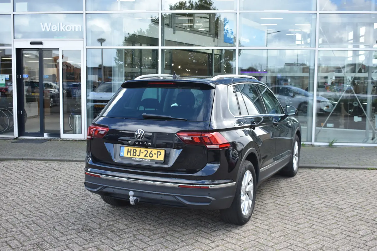 1.5 TSI 150PK DSG-7 Life Business | TREKHAAK | NAVIGATIE | CAMERA | STOEL + STUURVER. | ADAPT. CRUISE