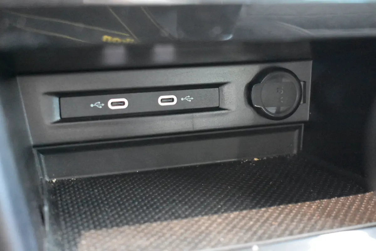 1.5 TSI 150PK DSG-7 Life Business | TREKHAAK | NAVIGATIE | CAMERA | STOEL + STUURVER. | ADAPT. CRUISE