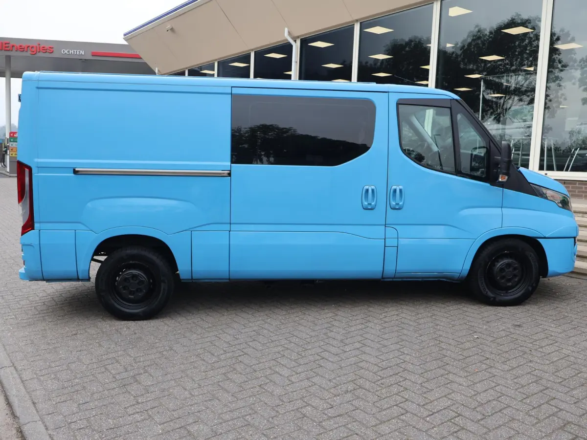 35C18V 3.0 180 PK AUT8 6-PERS DUBBEL CABINE EURO 6 | 3500 KG TREKHAAK | CAMERA | CRUISE | CLIMATE CONTROL | NAVIGATIE