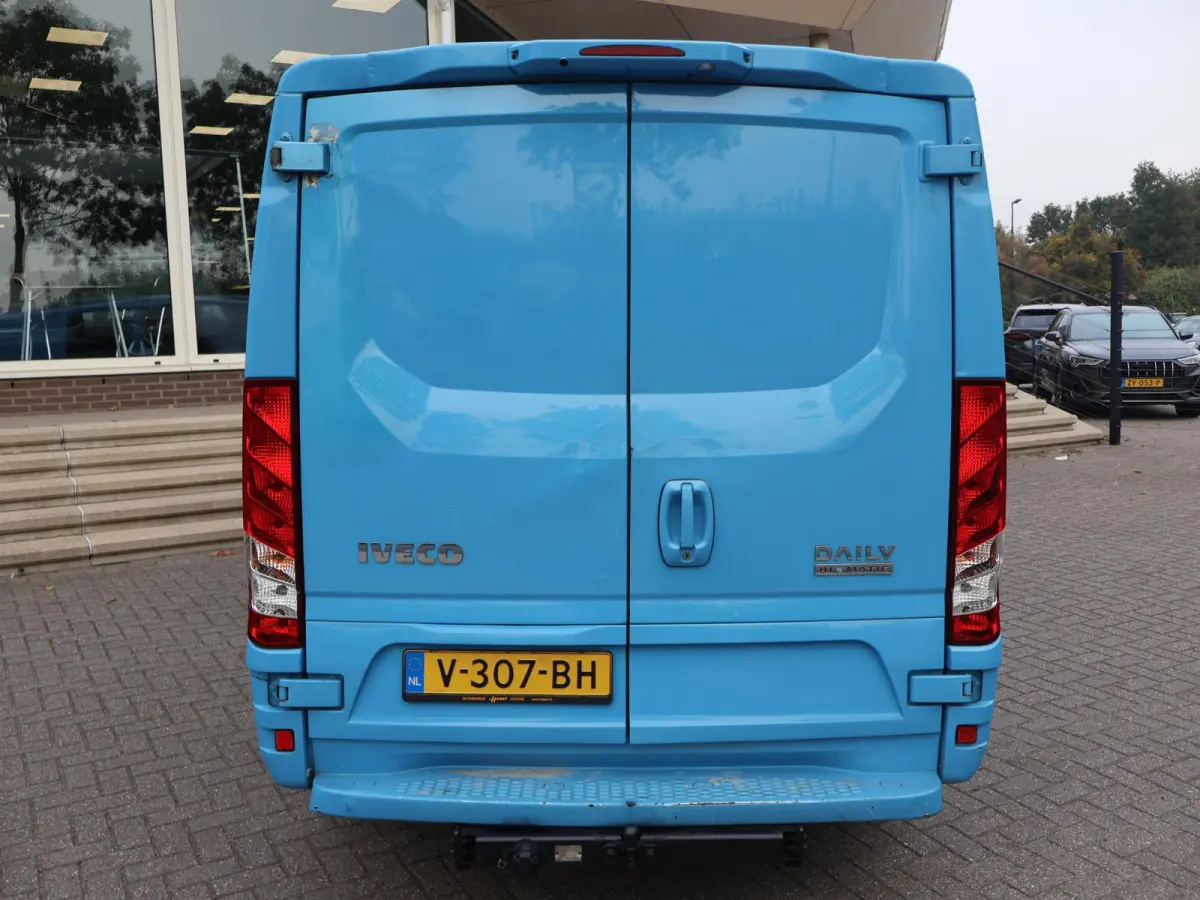 35C18V 3.0 180 PK AUT8 6-PERS DUBBEL CABINE EURO 6 | 3500 KG TREKHAAK | CAMERA | CRUISE | CLIMATE CONTROL | NAVIGATIE