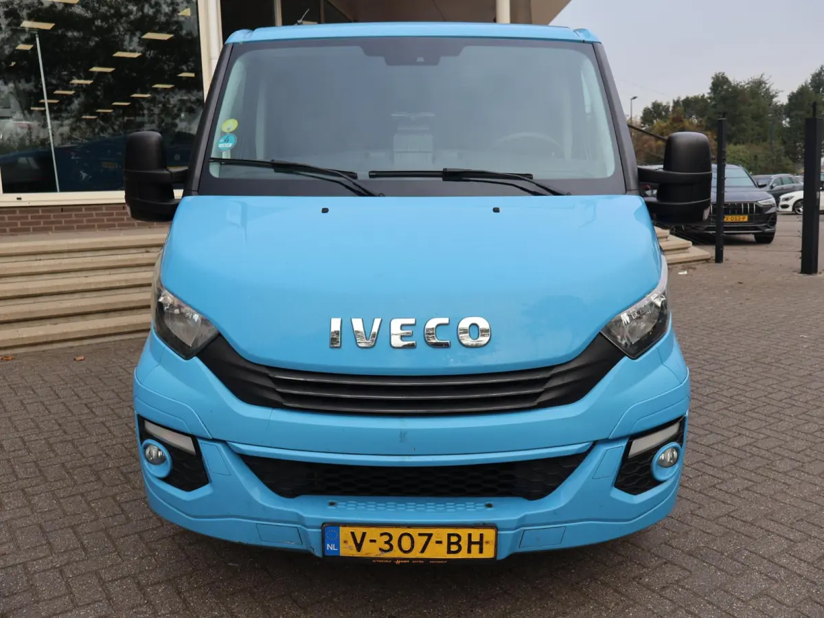 35C18V 3.0 180 PK AUT8 6-PERS DUBBEL CABINE EURO 6 | 3500 KG TREKHAAK | CAMERA | CRUISE | CLIMATE CONTROL | NAVIGATIE