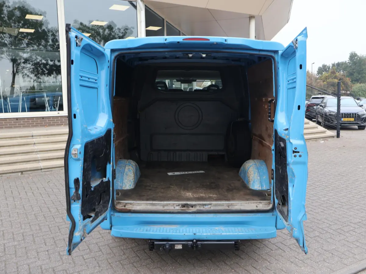 35C18V 3.0 180 PK AUT8 6-PERS DUBBEL CABINE EURO 6 | 3500 KG TREKHAAK | CAMERA | CRUISE | CLIMATE CONTROL | NAVIGATIE