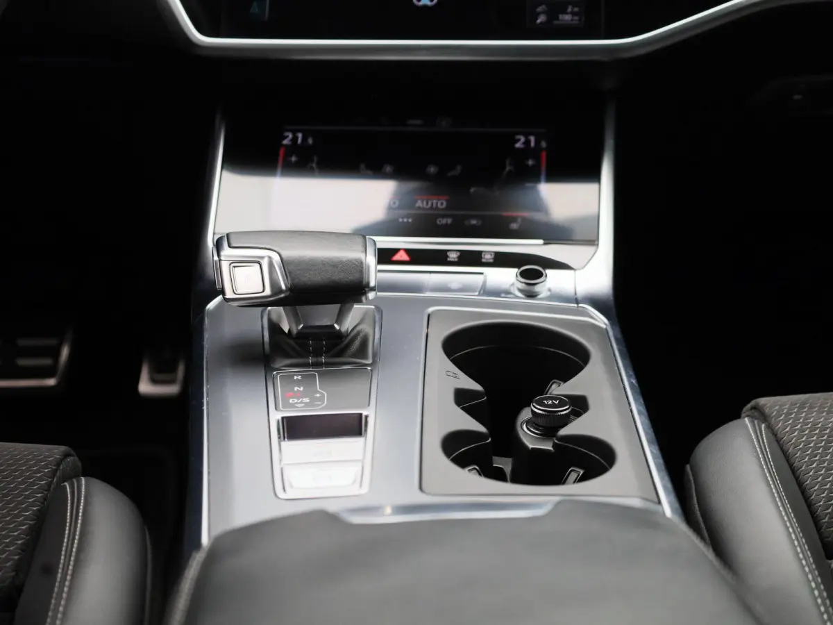 55 TFSI e quattro Competition | S-Line | Apple Carplay / Android Auto | Achteruitrijcamera | Parkeersensoren | Stoelverwarming |