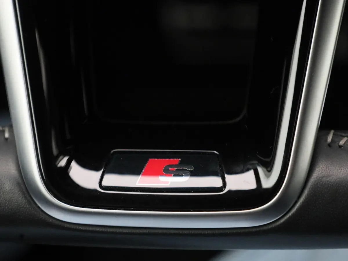 55 TFSI e quattro Competition | S-Line | Apple Carplay / Android Auto | Achteruitrijcamera | Parkeersensoren | Stoelverwarming |