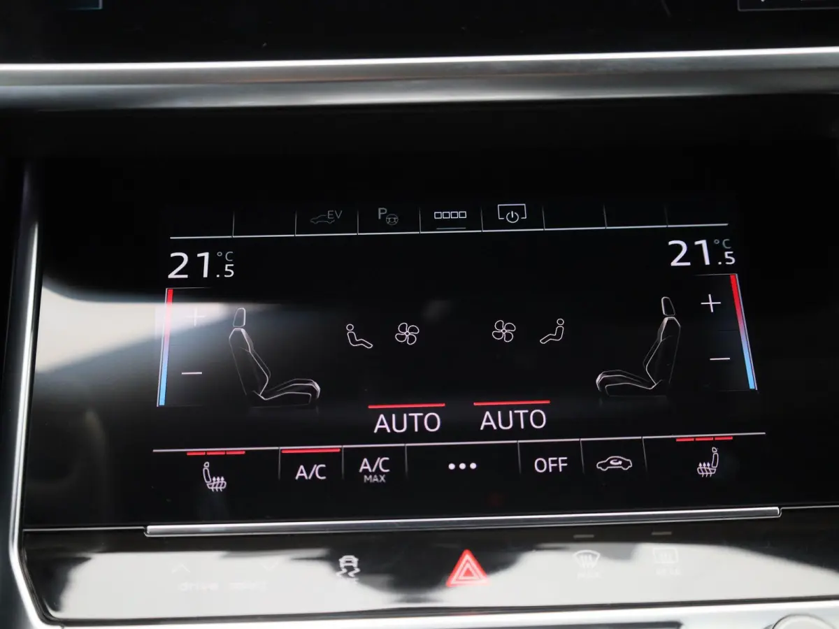 55 TFSI e quattro Competition | S-Line | Apple Carplay / Android Auto | Achteruitrijcamera | Parkeersensoren | Stoelverwarming |