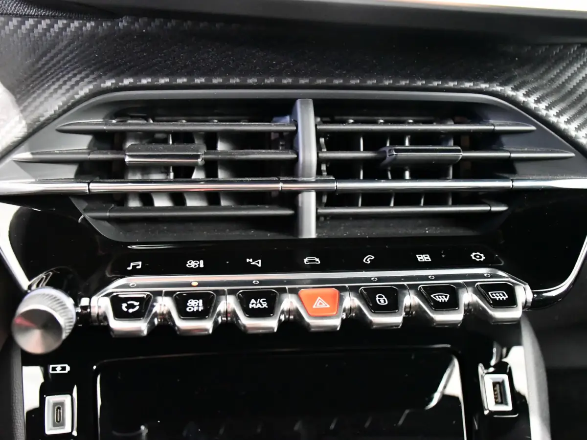 1.2 PureTech GT | Apple Carplay/Android Auto | Camera