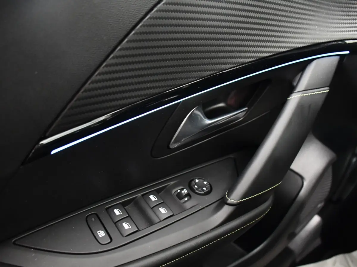 1.2 PureTech GT | Apple Carplay/Android Auto | Camera