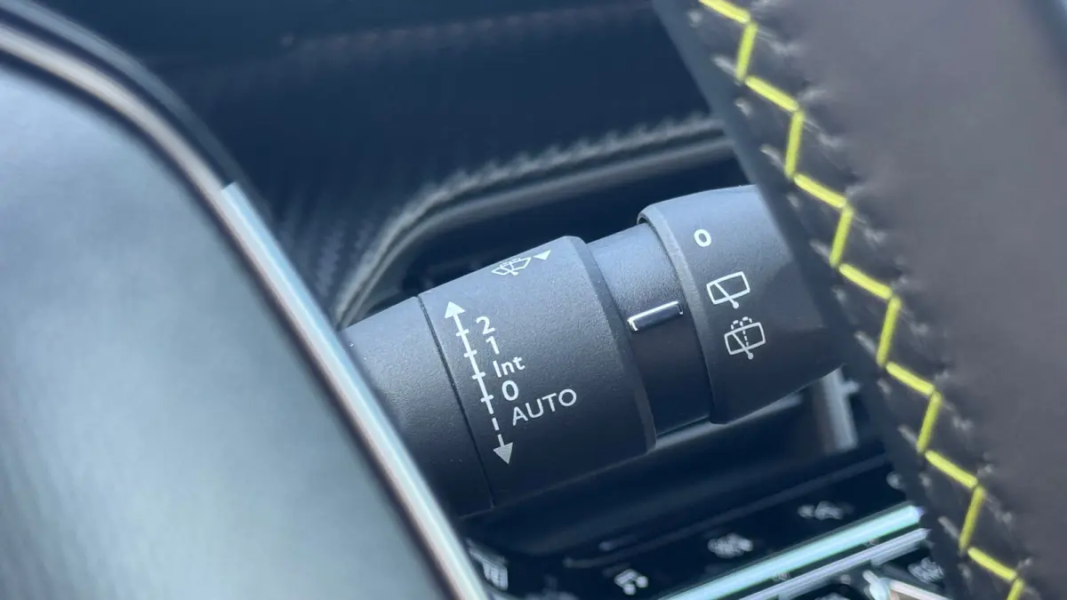 EV 136PK GT PACK AUTOMAAT / SOH 93% / NAVI / LEDER / CLIMA / PDC / 17" LMV / CAMERA / ALCANTARA / PANO. DAK / KEYLESS / I-COCKPIT / FULL-LED / 1E EIGENAAR !!