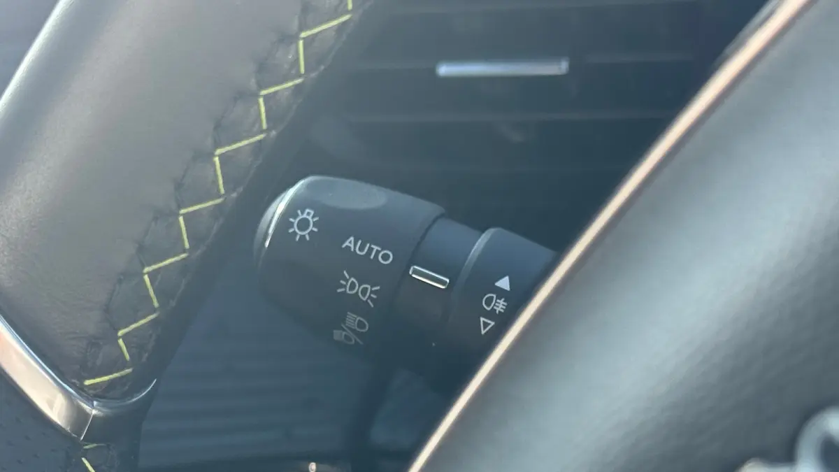 EV 136PK GT PACK AUTOMAAT / SOH 93% / NAVI / LEDER / CLIMA / PDC / 17" LMV / CAMERA / ALCANTARA / PANO. DAK / KEYLESS / I-COCKPIT / FULL-LED / 1E EIGENAAR !!
