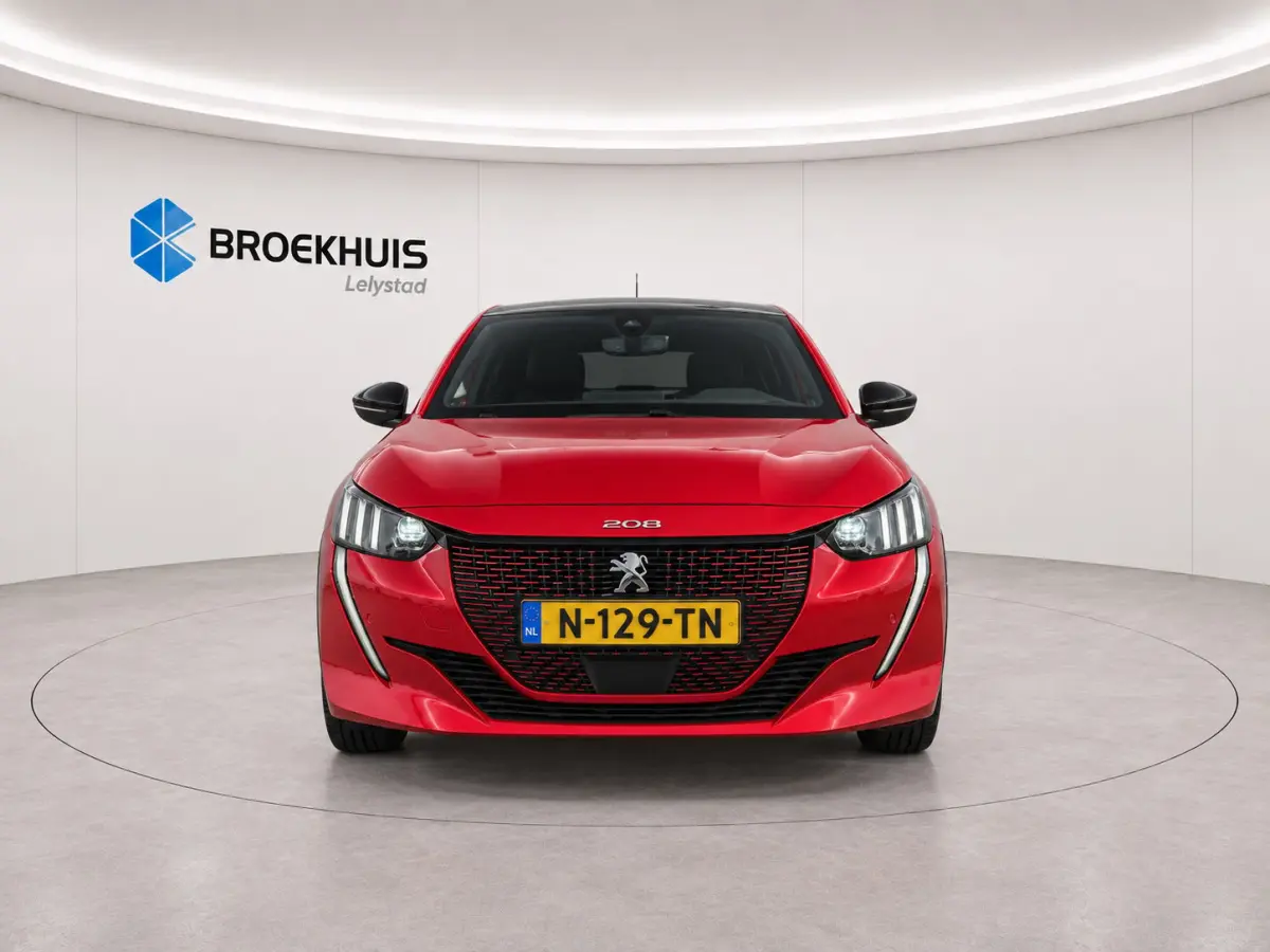 EV 136PK GT PACK AUTOMAAT / SOH 93% / NAVI / LEDER / CLIMA / PDC / 17" LMV / CAMERA / ALCANTARA / PANO. DAK / KEYLESS / I-COCKPIT / FULL-LED / 1E EIGENAAR !!