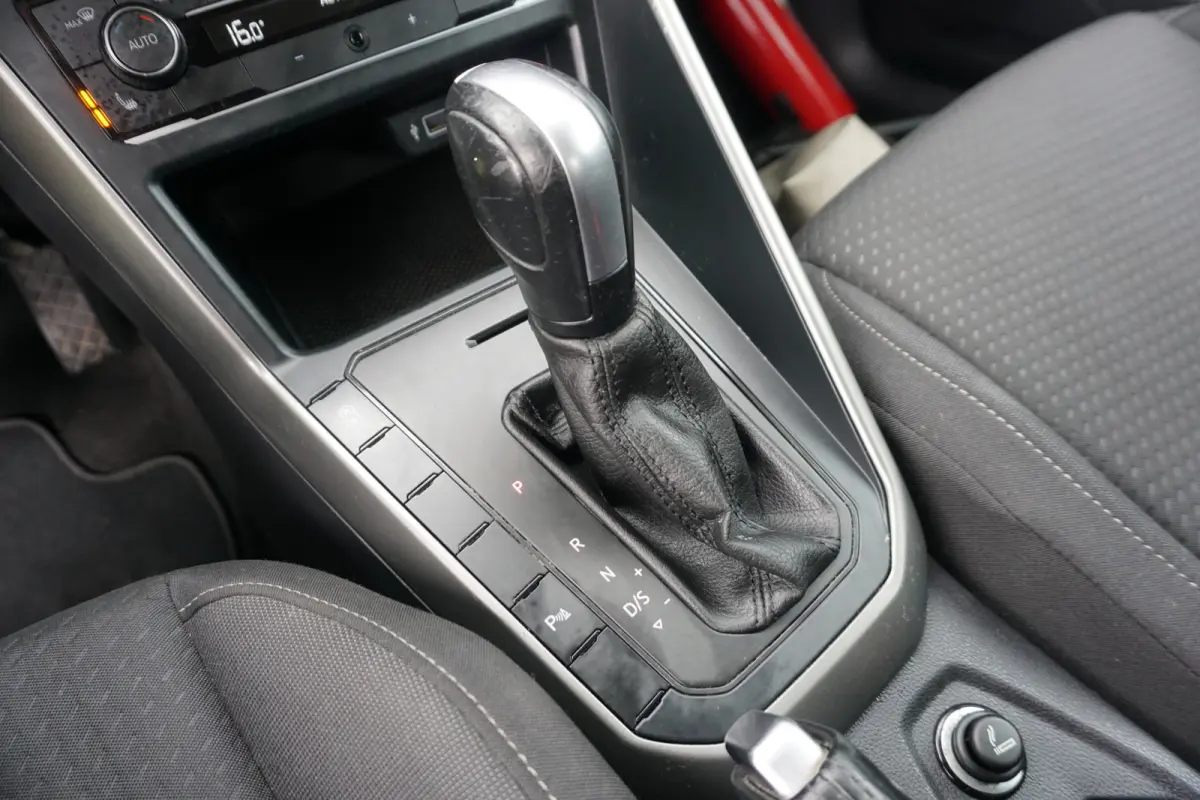 1.0 TSI Highline DSG | STOELVERW. | PDC V+A | CLIMA | CARPLAY |