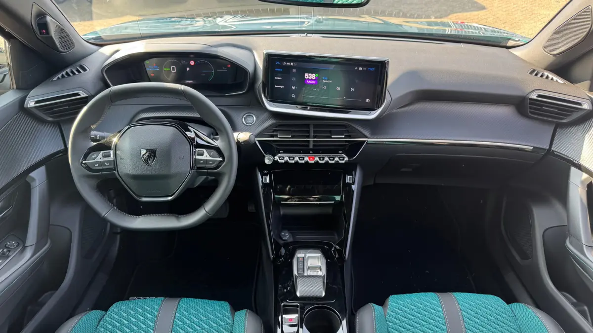 Envy | Active Safety Brake met camera en radar (automatisch noodremsysteem) met Distance Alert (waarschuwing dreigende aanrijding) | Advanced Active Safety Brake met camera en radar | Climat
