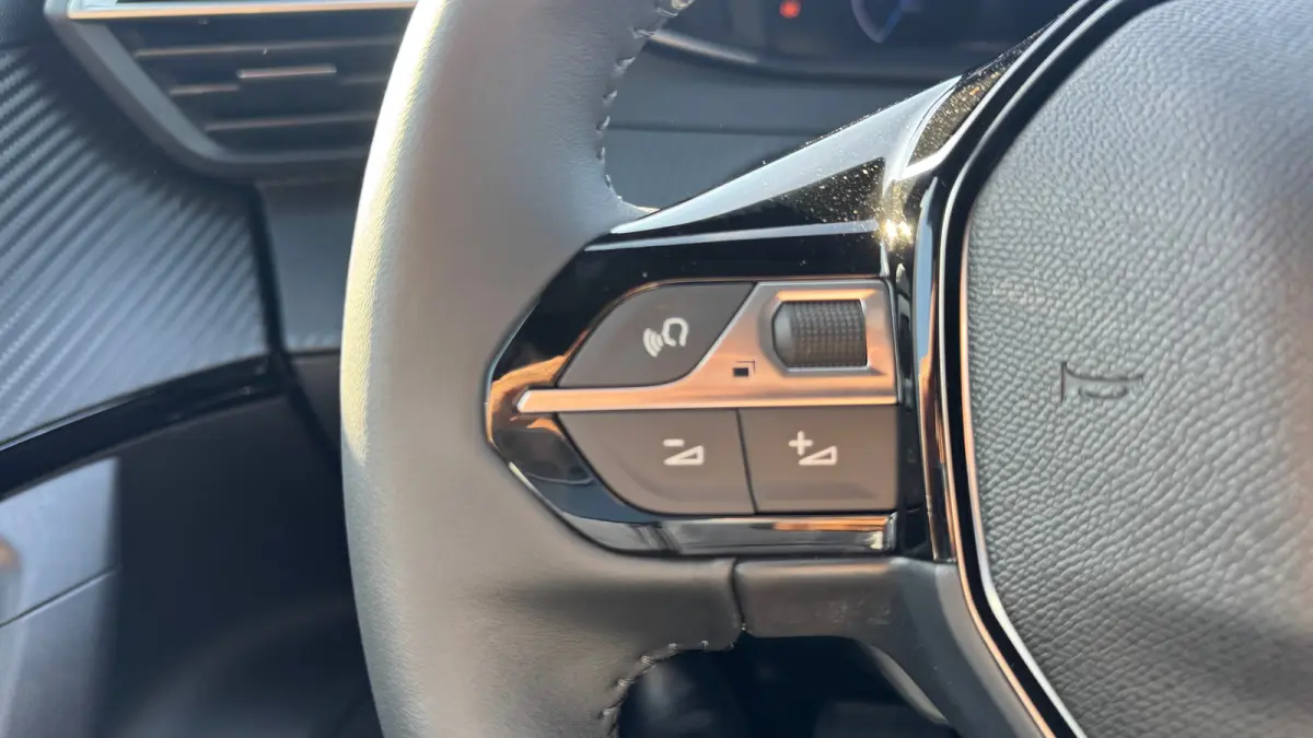 Envy | Active Safety Brake met camera en radar (automatisch noodremsysteem) met Distance Alert (waarschuwing dreigende aanrijding) | Advanced Active Safety Brake met camera en radar | Climat