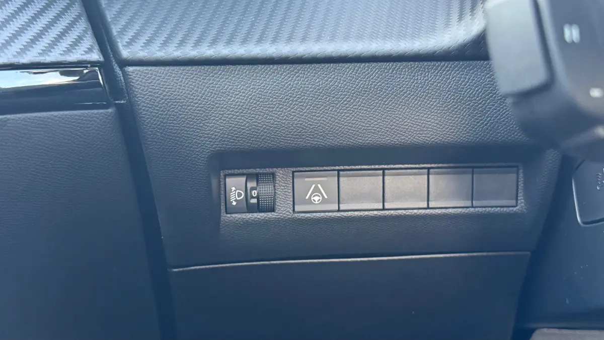 Envy | Active Safety Brake met camera en radar (automatisch noodremsysteem) met Distance Alert (waarschuwing dreigende aanrijding) | Advanced Active Safety Brake met camera en radar | Climat