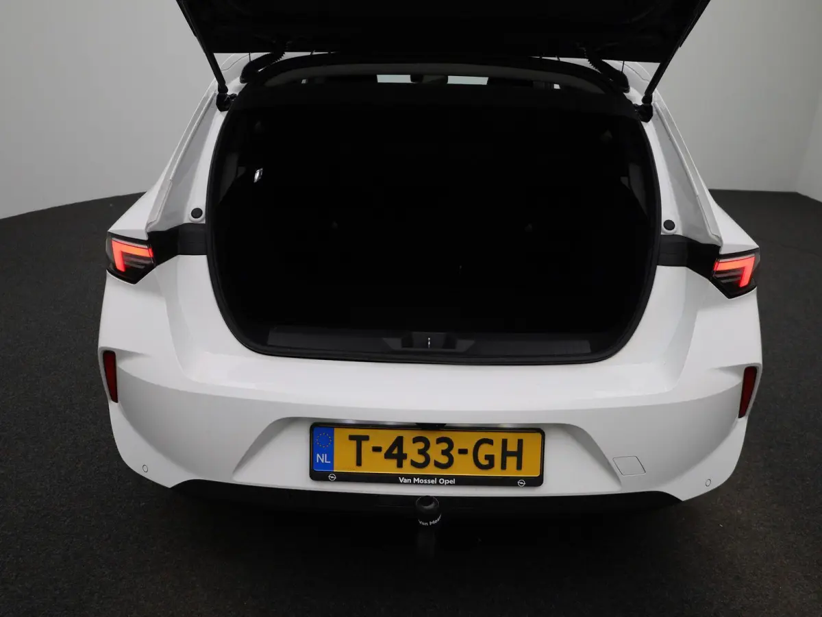1.2 Business Edition | Apple Carplay / Android Auto | Lichtmetalen Velgen | Privacy Glass | Trekhaak Afneembaar |