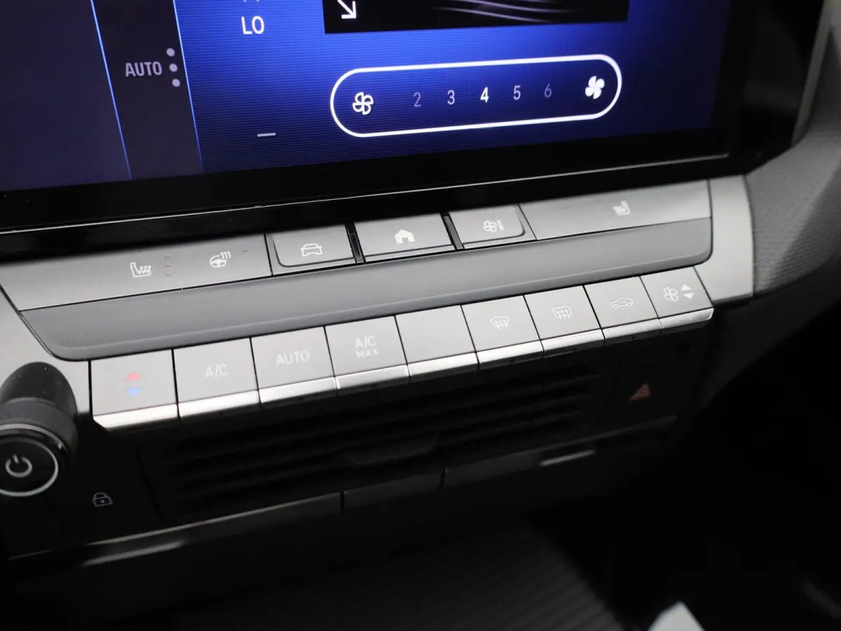 1.2 Business Edition | Apple Carplay / Android Auto | Lichtmetalen Velgen | Privacy Glass | Trekhaak Afneembaar |