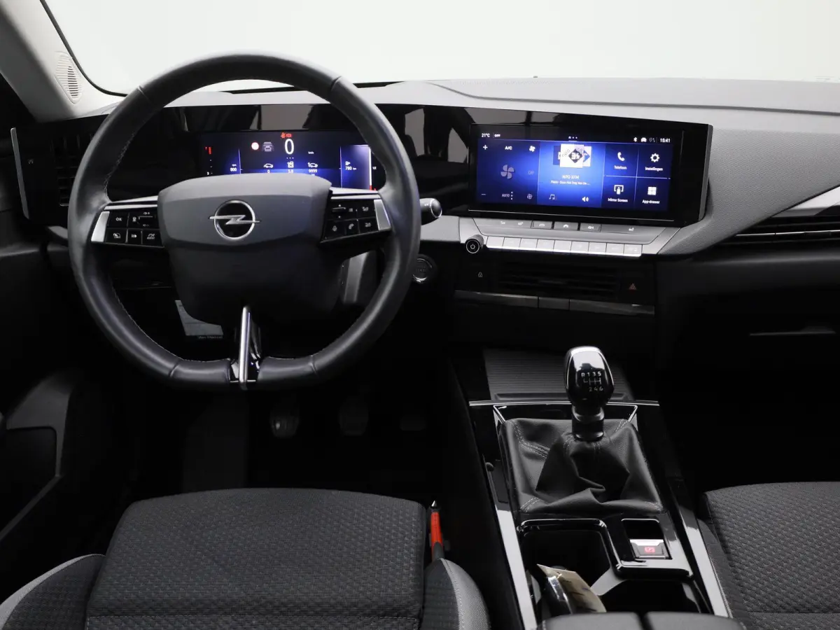 1.2 Business Edition | Apple Carplay / Android Auto | Lichtmetalen Velgen | Privacy Glass | Trekhaak Afneembaar |